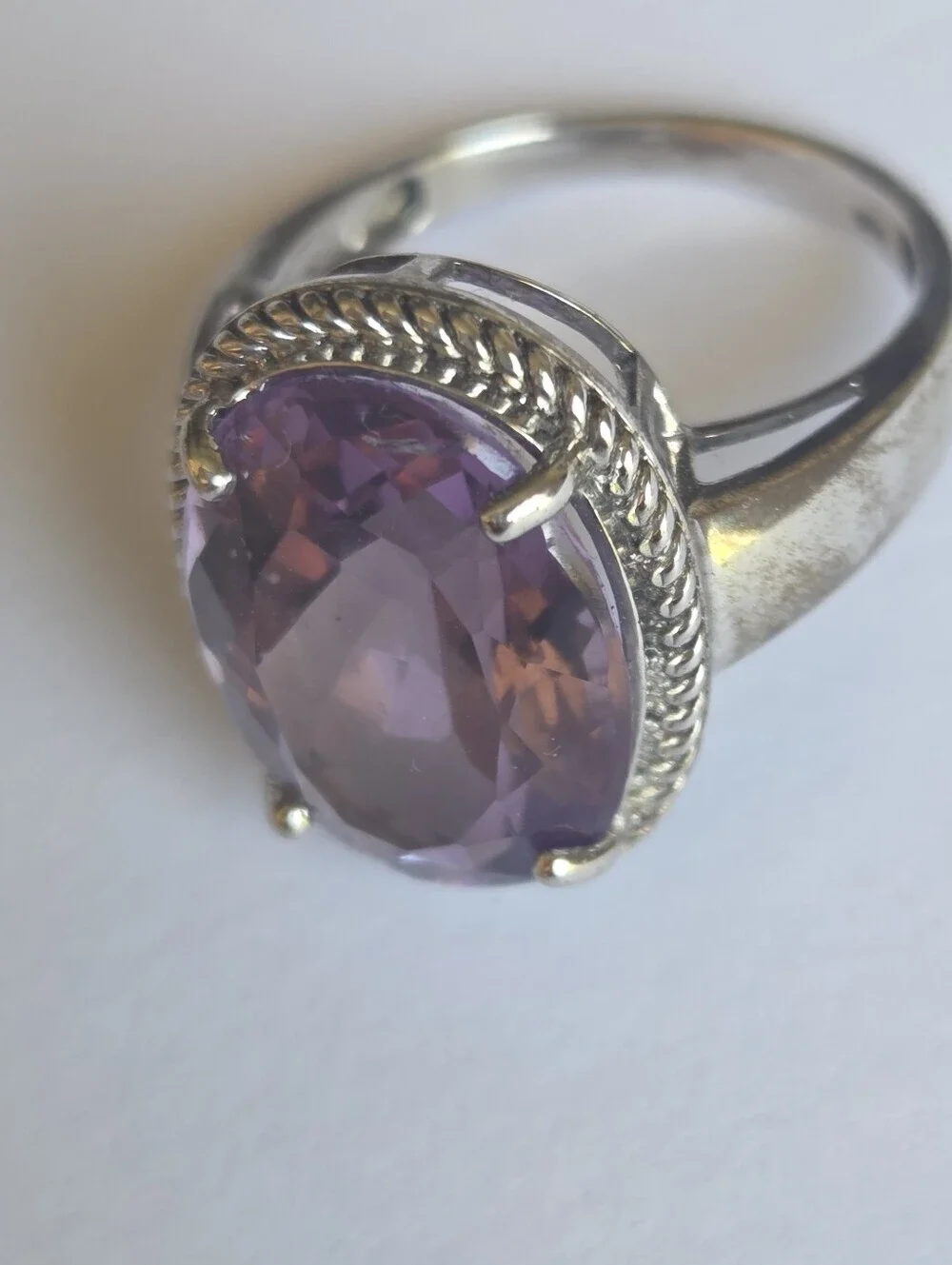 7.7 ct Genuine Purple Amethyst Ring Size‎ 7 Rhodium Plated .925 Sterling Silver